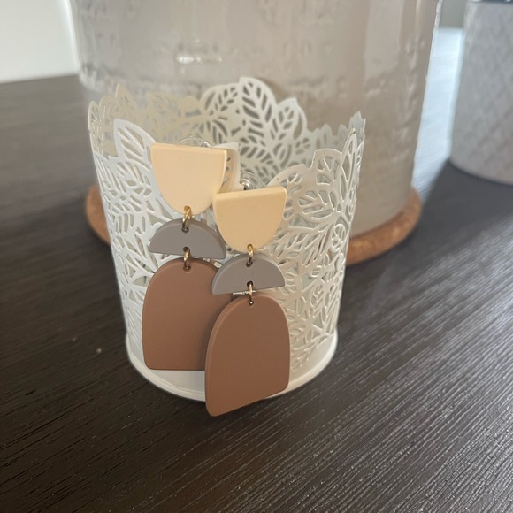 2 pairs of earrings for the price of one! - Picture 6 of 6